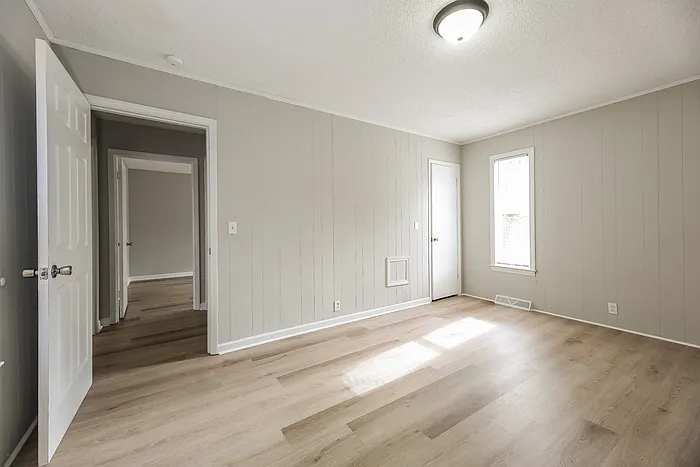 421 Sellwood Cir — Photo 8
