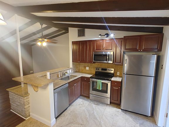 3rd image of 6582 W Yates Pl