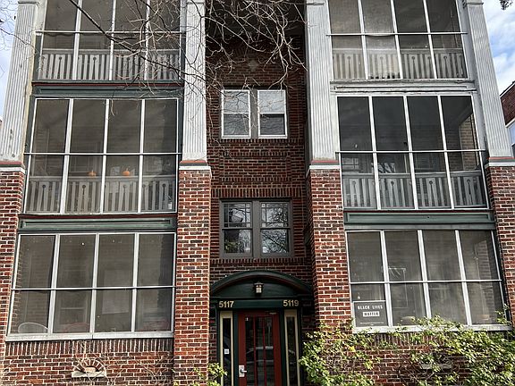 2nd image of 5119 Wyandotte St APT 2S