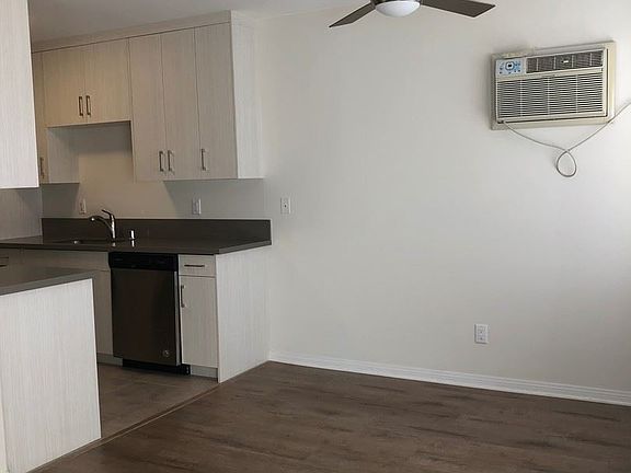 3rd image of 12616 Mitchell Ave #16-9