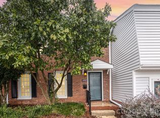 8017 Regent Park Ln, Charlotte, NC 28210