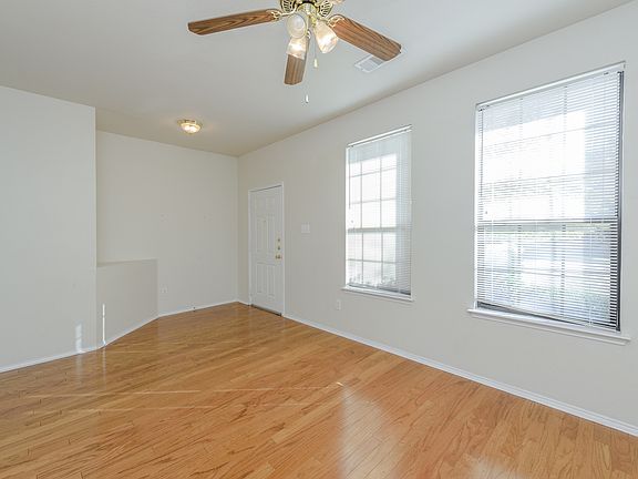3rd image of 2613 Weslayan Dr