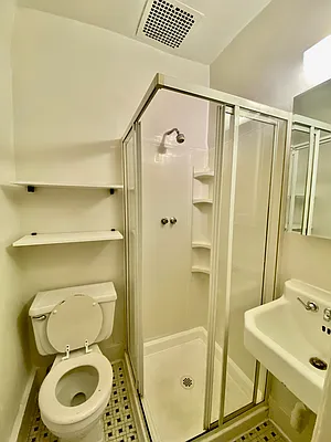 Rented by CMV Realty Inc. | media 8