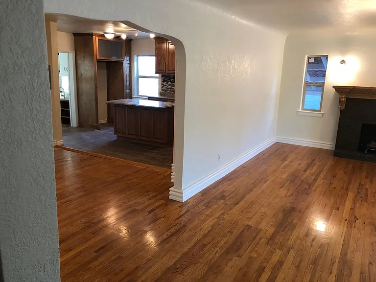 1116 E California Ave — Photo 8