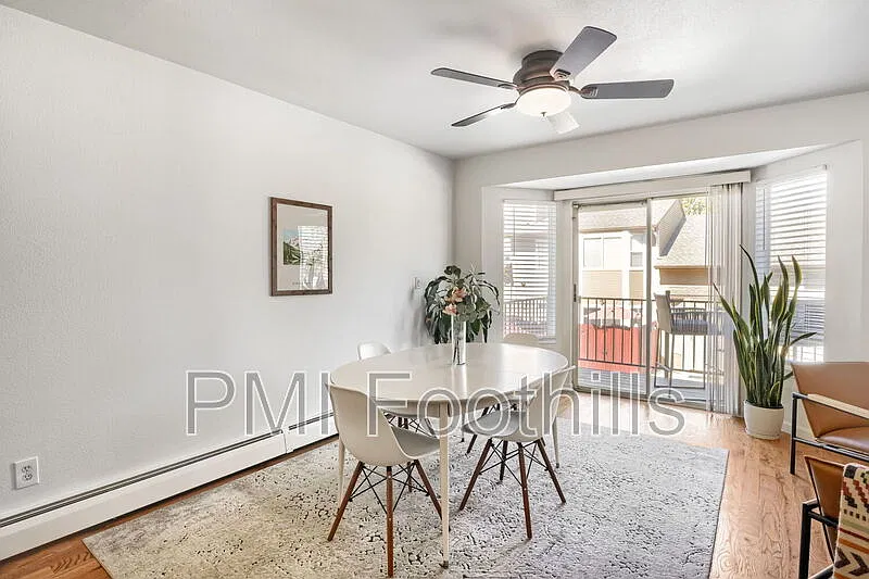 3 bed, 3.0 bath, 1646 sqft, $2,727 — Photo 3