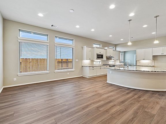 4th image of 2902 Arborglen Ln #Eobyc8