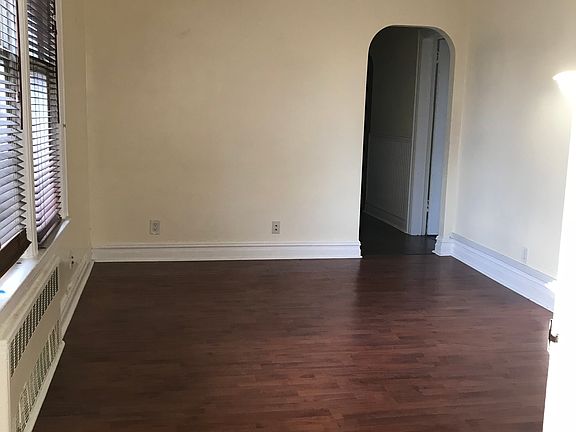 5th image of 3907 Lyme Ave #1