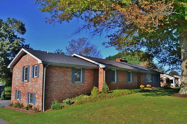 1st image of 18212 Westwood Dr