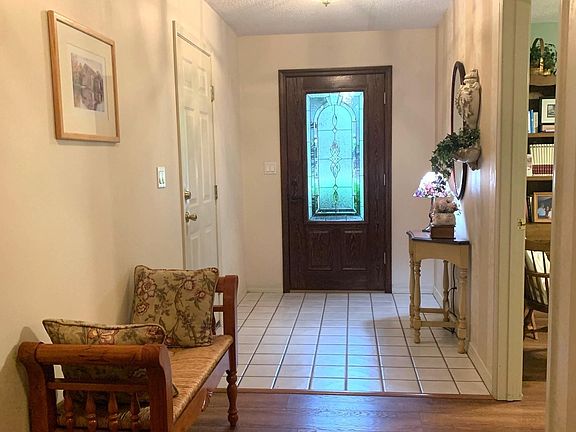 5th image of 100 Lakewood Ct