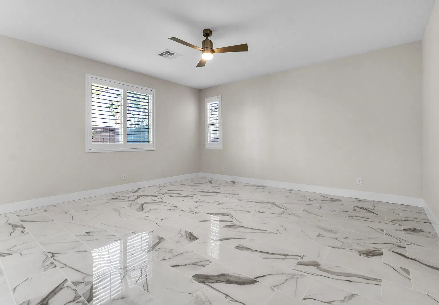 4 bed, 3.0 bath, 2104 sqft, $2,700 — Photo 3
