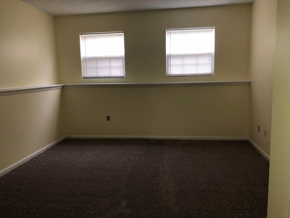1st image of 106 N C St #1