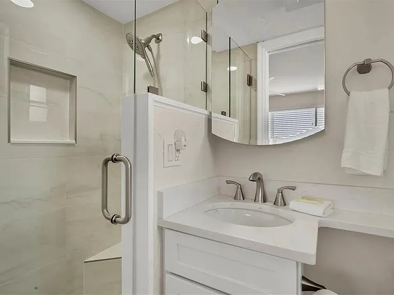 6006 Midnight Pass Rd #36 — Photo 22