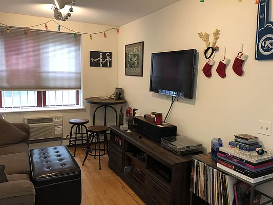 Rented by The Downtown LLC | media 30