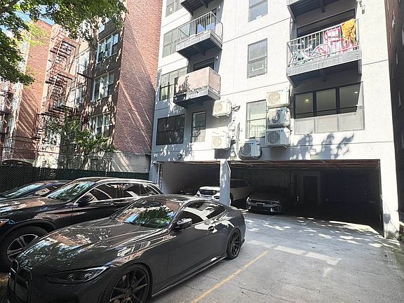 3rd image of 730 E 32nd St #2B