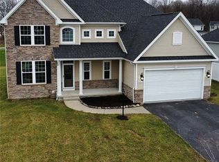 3 Willow Bridge Trl, Penfield, NY 14526