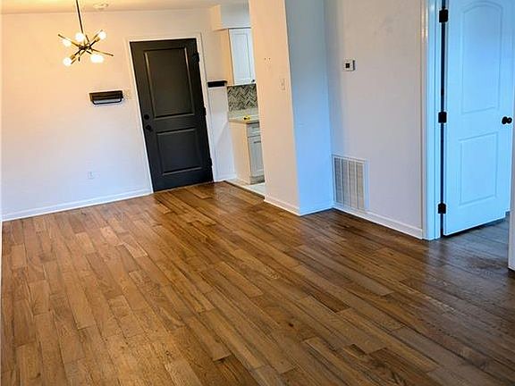 4th image of 1532 Saint Andrew St APT 302