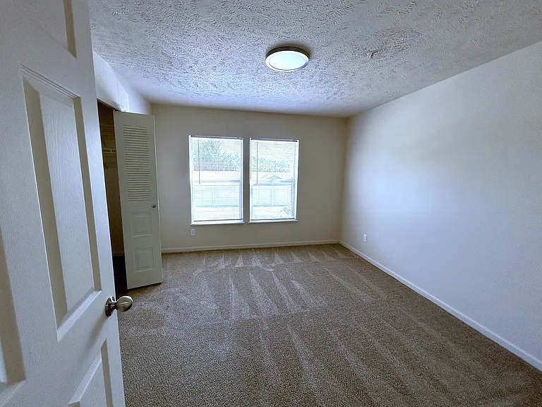 Heatherwood Apartments — Photo 40