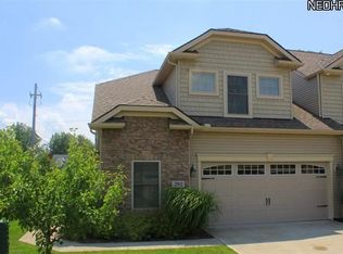 292 Lakewick Ln, Willowick, OH