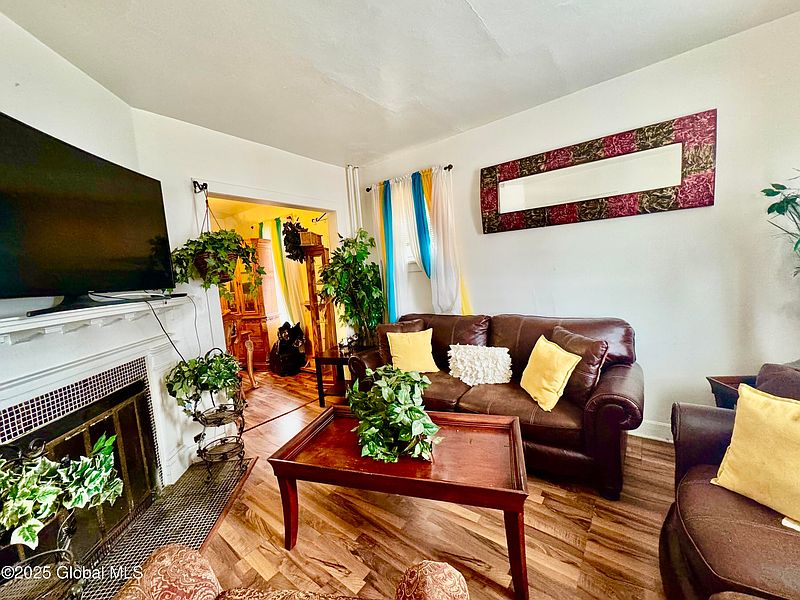 5th image of 19-21 Bonheim Street