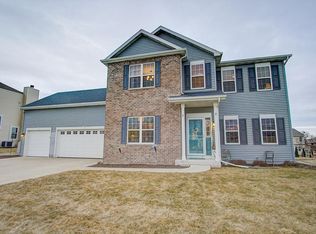 1160 Iris Ln, Grafton, WI 53024