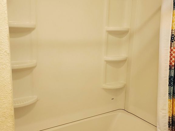 2nd image of 403 NW Avenue J