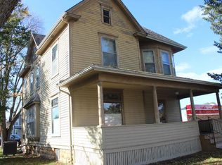 13 4th St SE, Hampton, IA 50441