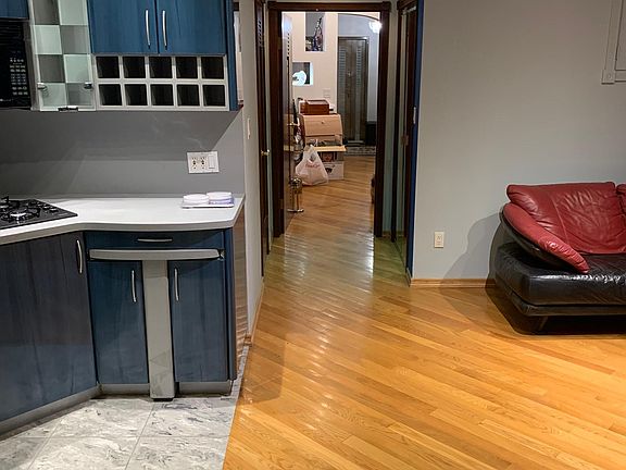 3rd image of 1519 Oriental Blvd