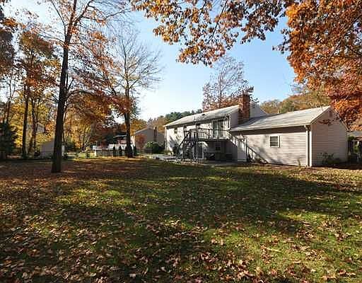 3rd image of 12 Nottingham Dr