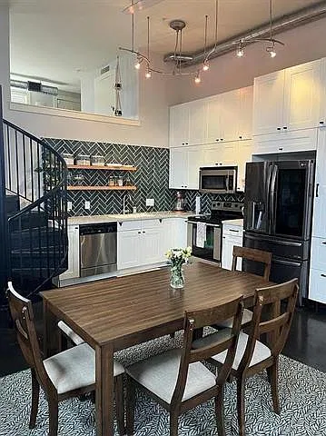 1 bed, 1326 sqft, $1,875 — Photo 3