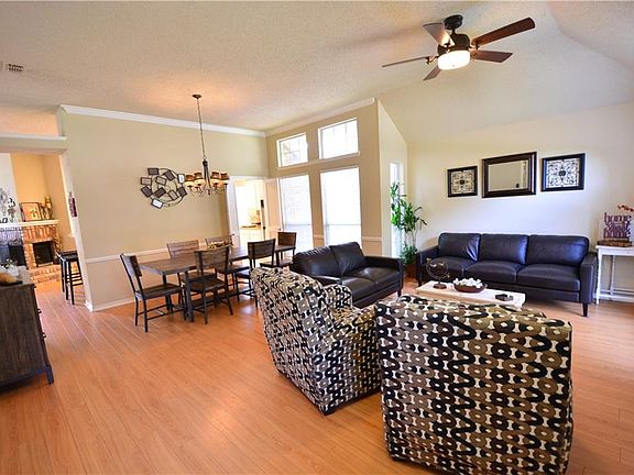 4th image of 519 Greenwich Ln
