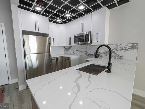 2nd image of 3460 J St #504