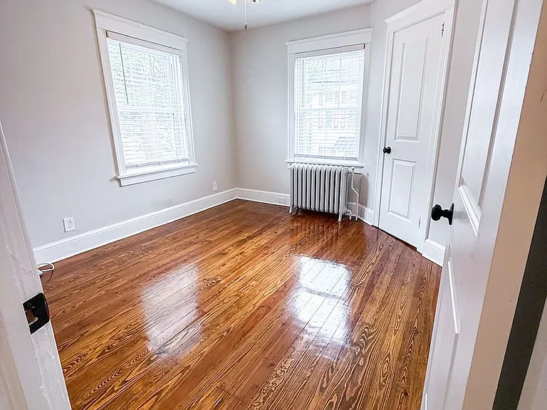 412 1st Ave — Photo 21