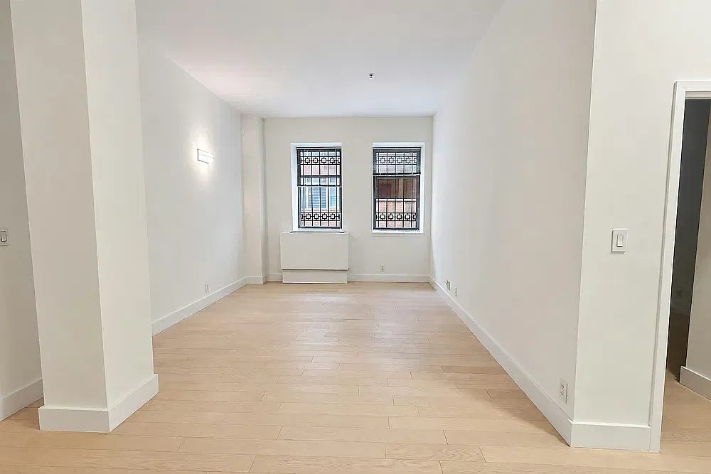 110 Horatio St — Photo 2