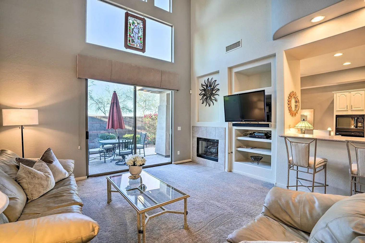 3 bed, 3.0 bath, 2098 sqft, $6,838 — Photo 3
