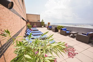 Rented by R New York