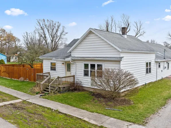 56 W 1st St, Poneto, IN 46781