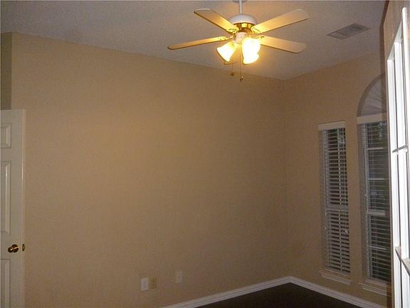 5th image of 2209 Pittner Ln