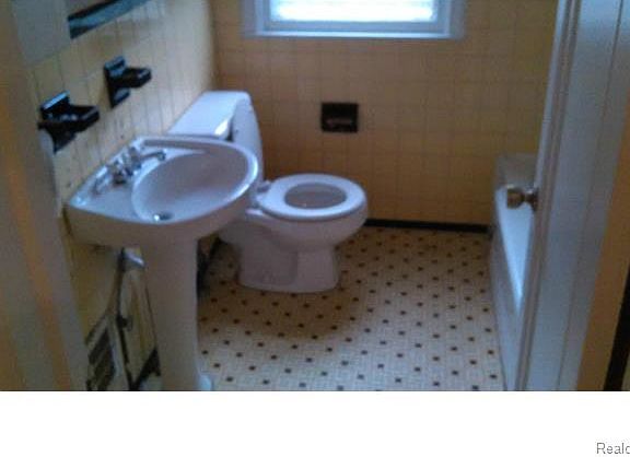 5th image of 26538 Sunningdale Dr