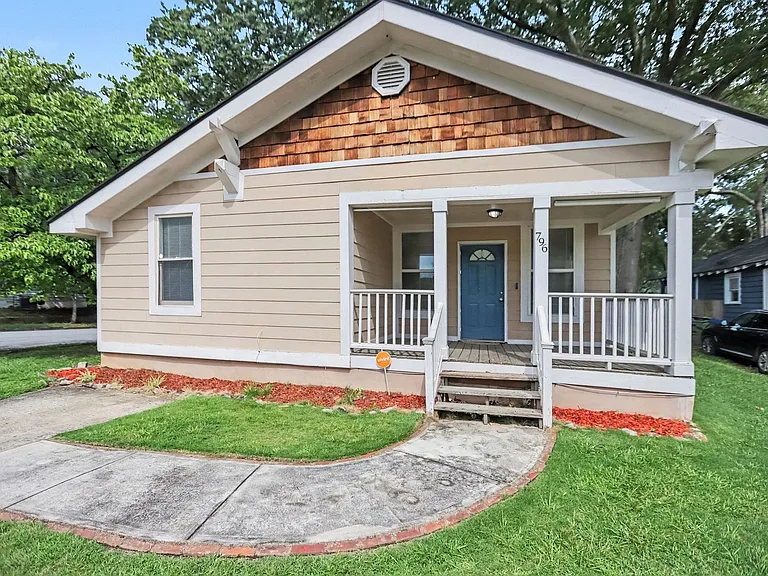 796 Peeples St SW — Photo 2