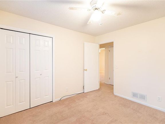 5th image of 806 Colt Ln NW #806