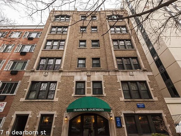 3rd image of 1347 N Dearborn St #413