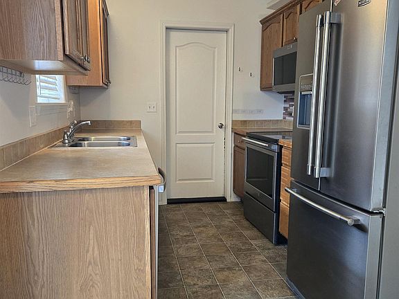 4th image of 1324 River St