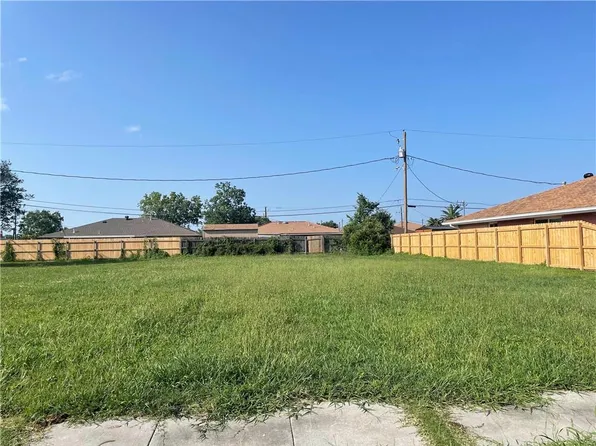 309 Sable Dr, Arabi, LA 70032