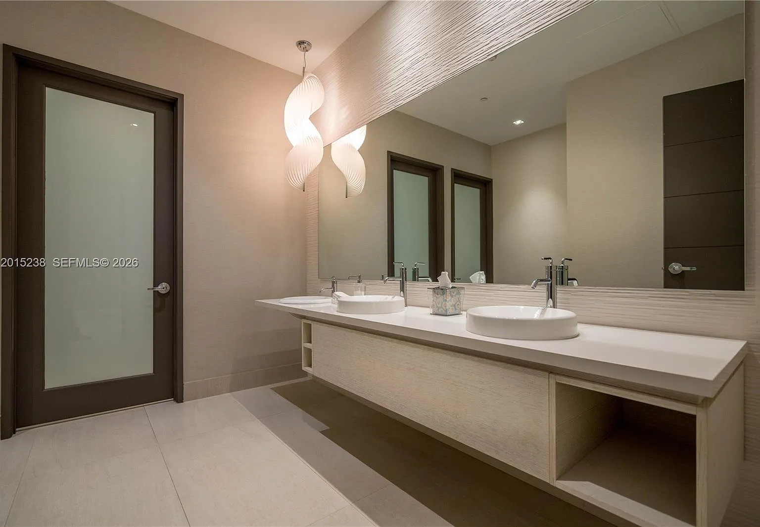 Marina Palms Residences N — Photo 1