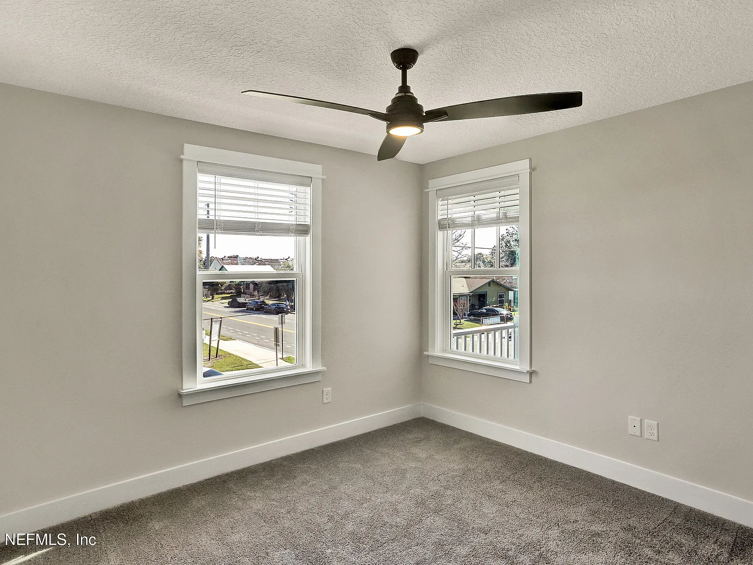 3 bed, 2.5 bath, 1926 sqft, $2,026 — Photo 4