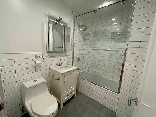 3rd image of 2053 Frederick Douglass Blvd #E
