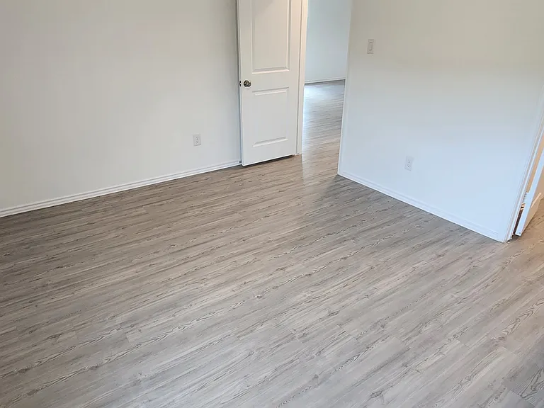 2815 Charpak Dr — Photo 29