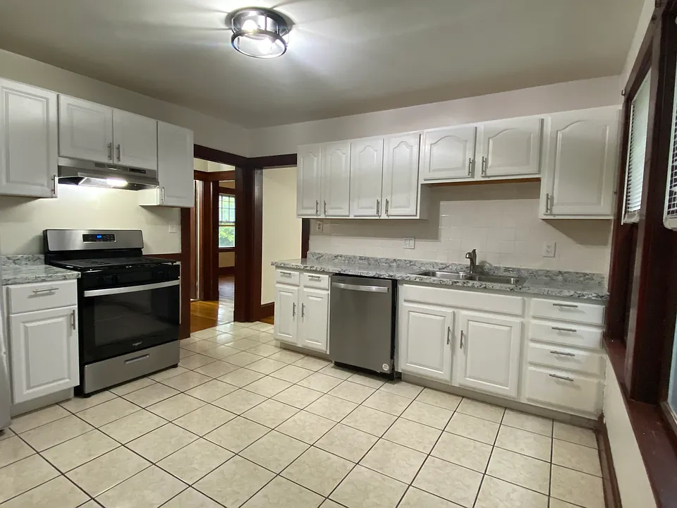 71 Seymour St #2