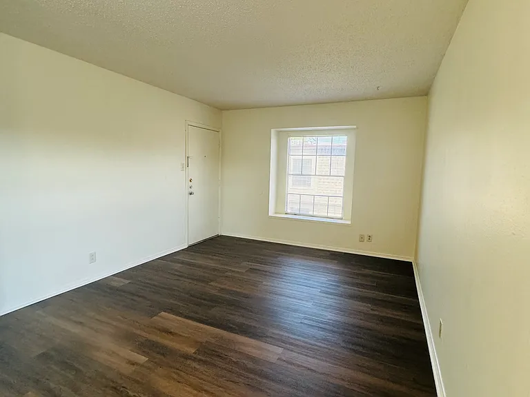 2901 Helena Ave — Photo 5