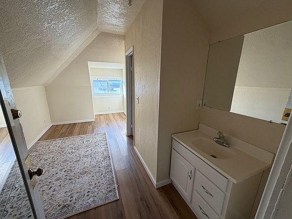 3rd image of 5442 Claremont Ave #0